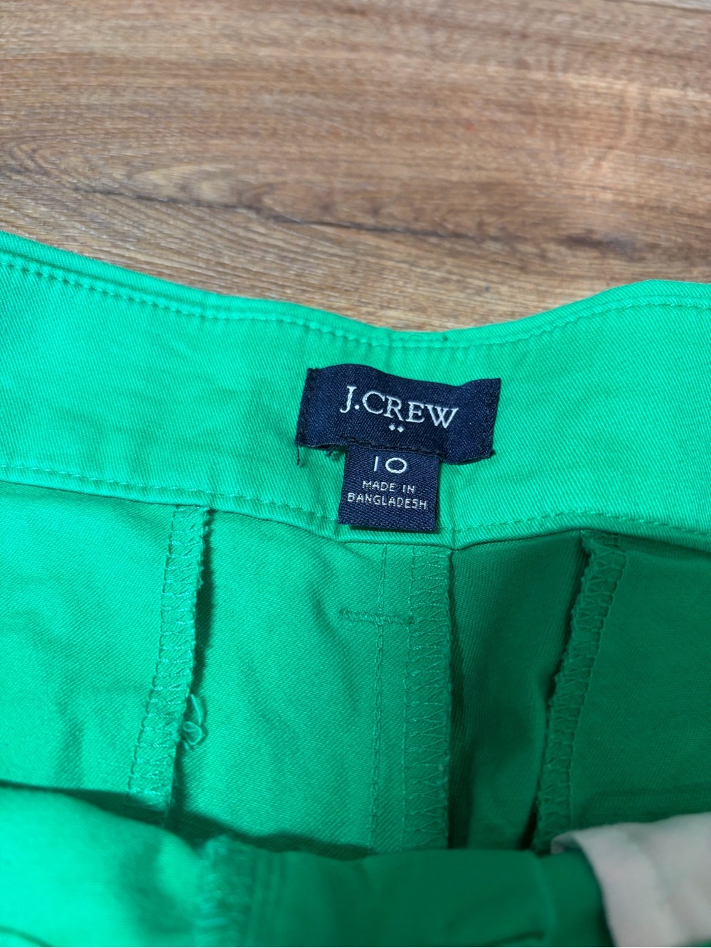 J.Crew women's classic mid-rise stretch vibrant green preppy sailor chino shorts - Picture 6 of 7